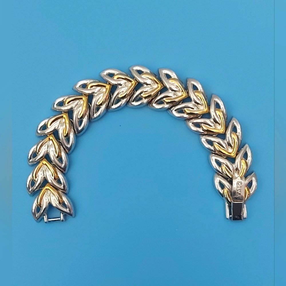 💎 ICONIC LUXURY: Signed OSCAR de la Renta Two-Tone Statement Bracelet